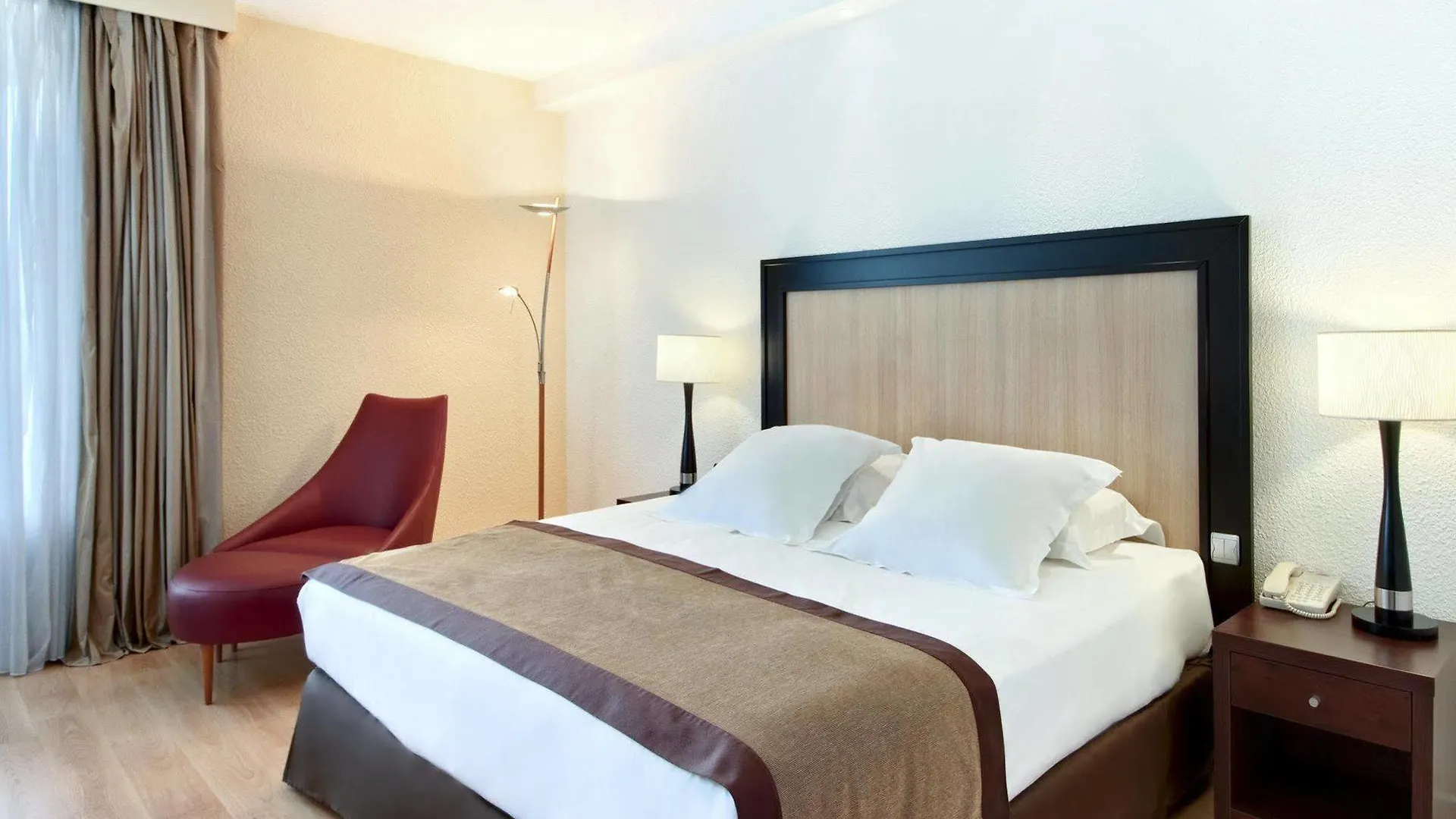 Hilton Orly Airport Hotel 4*