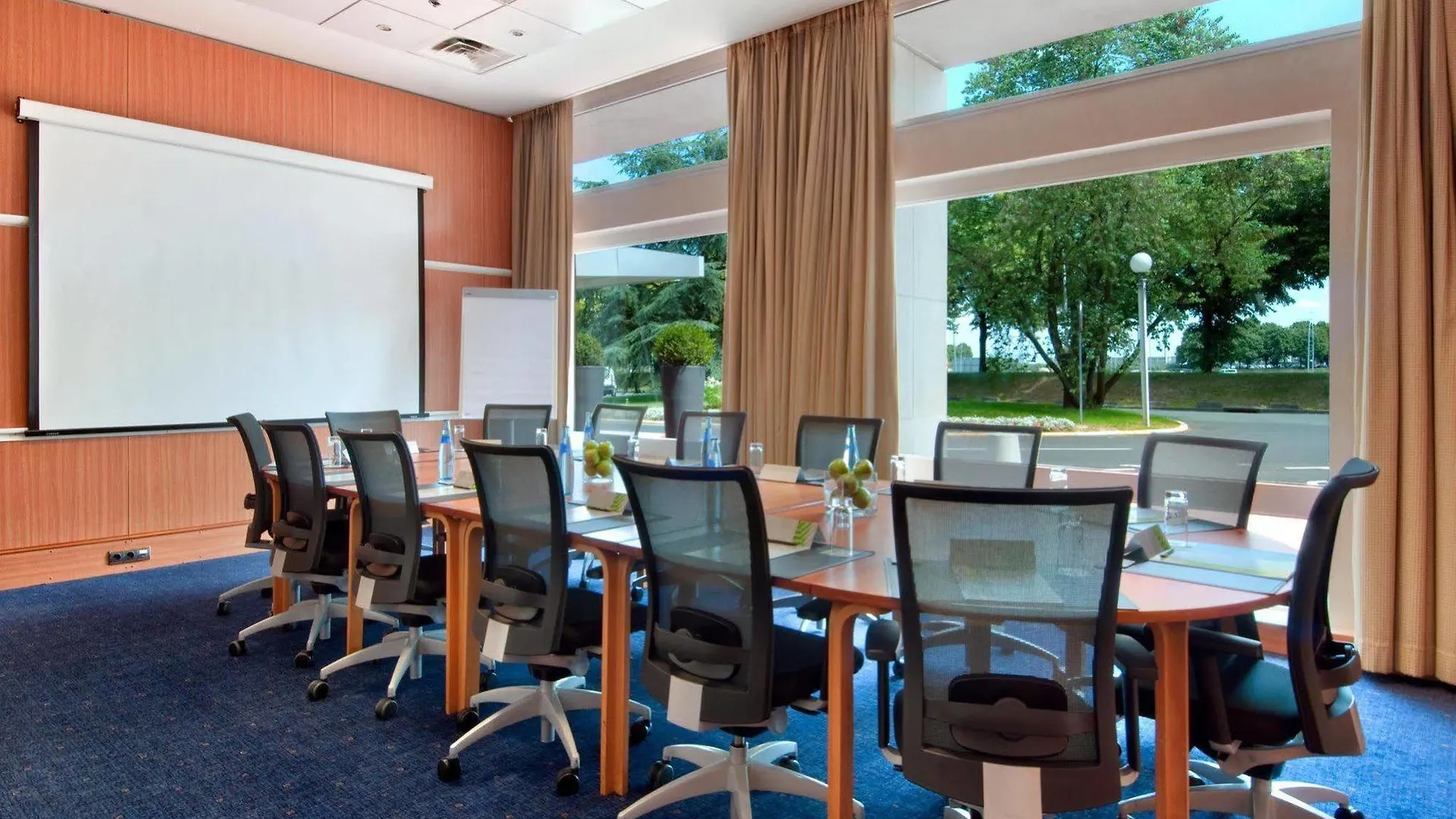 Hotel Hilton Orly Airport 4*