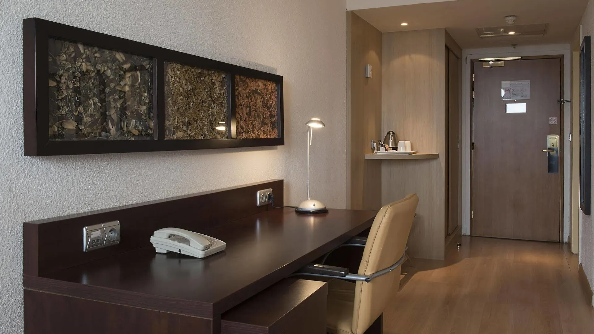 Hilton Orly Airport Hotel 4*